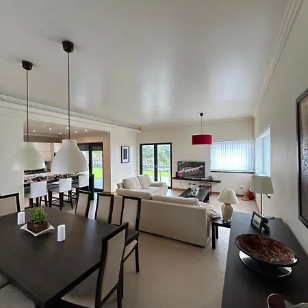 Vakantiehuis Deluxe House *